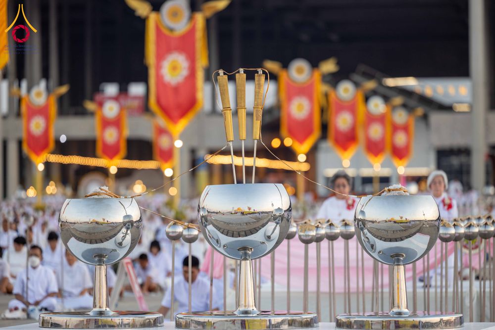 ภาพ No.312125:วันอังคารที่ 3 มีนาคม พ.ศ.2569 พิธีเวียนประทักษิณและจุดมาฆประทีป ณ ลานธรรมพระมหาธรรมกายเจดีย์ วัดพระธรรมกาย