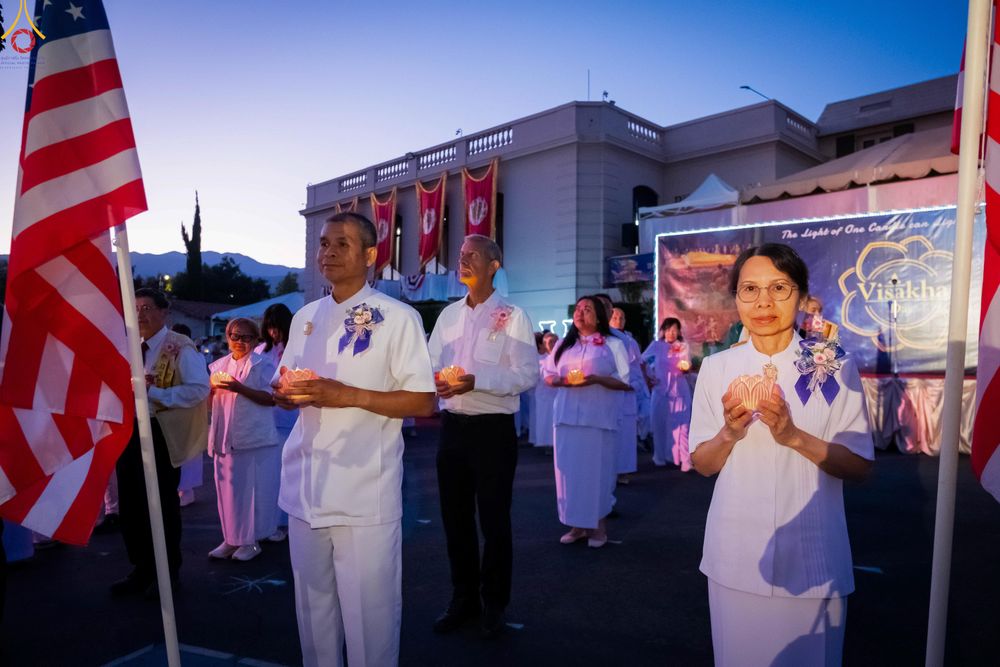 ภาพ No.333009:วันอาทิตย์ที่ 31 พฤษภาคม พ.ศ. 2569 วันวิสาขบูชา ณ วัดพระธรรมกายแคลิฟอร์เนีย  ประเทศสหรัฐอเมริกา