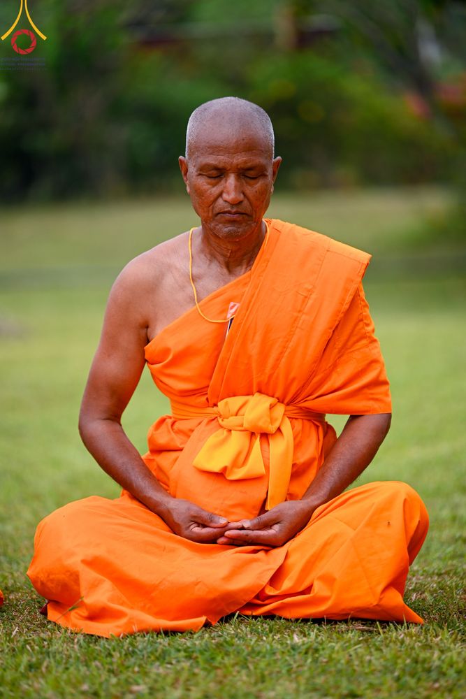 ภาพ No.314626:วันที่ 20 มีนาคม พ.ศ. 2569 พระอาจารย์ แนะนำการปฏิบัติธรรมให้แก่สามเณร  โครงการบรรพชาสามเณร 500 รูป เนปาล ณ วิหารมายาเทวี ประเทศเนปาล