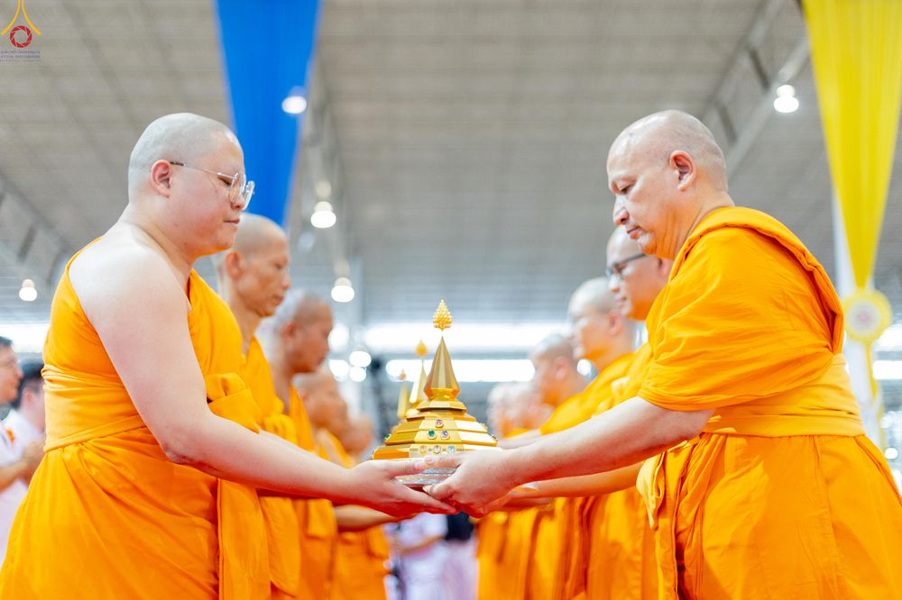 ภาพ No.341926:วันพุธที่ 29 กรกฎาคม พ.ศ. 2569 พิธีประดิษฐานพระบรมสารีริกธาตุภายในเกศดอกบัวตูมองค์พระธรรมกายเพื่ออัญเชิญไปประดิษฐาน  วัดพุทธสันติวัน ธรรมชัย เมืองนาคปูร์ รัฐมหาราษฏระ ประเทศอินเดีย ณ  วัดพระธรรมกาย จ.ปทุมธานี