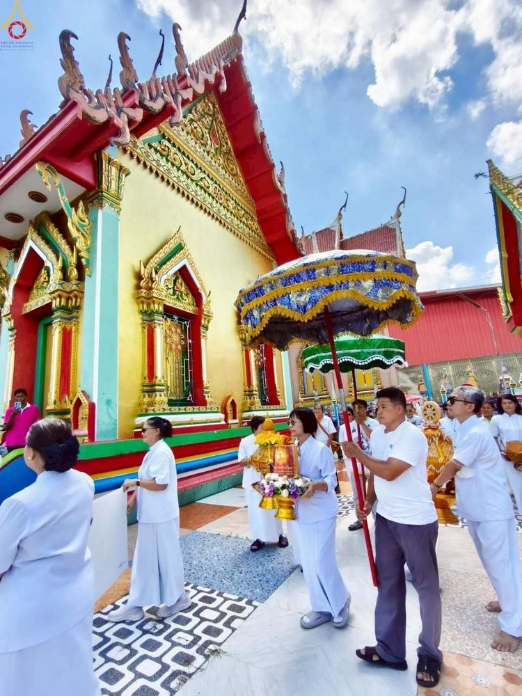 ภาพ No.256363:วันที่ 12 ตุลาคม พ.ศ. 2568 พิธีทอดกฐินสามัคคีทั่วไทย 30,000 วัด โดยคณะศิษยานุศิษย์ บูชาธรรม 81 ปี หลวงพ่อธัมมชโย ณ วัดเสาธงนอก อ.บางเสาธง จ.สมุทรปราการ