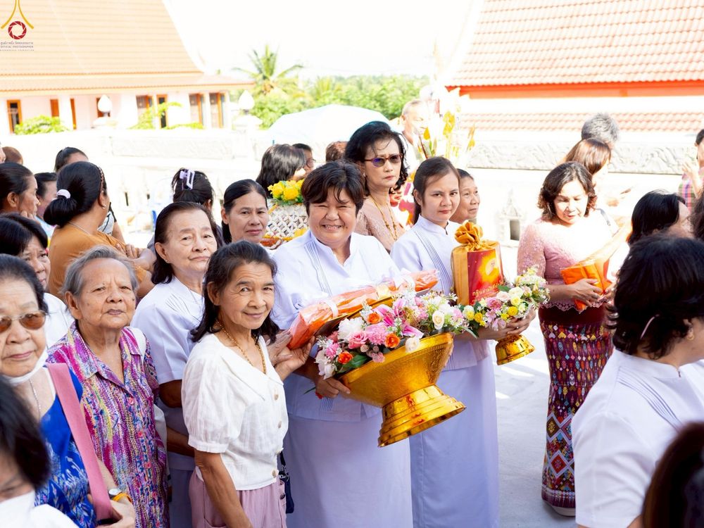 ภาพ No.258719:วันที่ 19 ตุลาคม พ.ศ. 2568 พิธีทอดกฐินสามัคคีทั่วไทย 30,000 วัด โดยคณะศิษยานุศิษย์ บูชาธรรม 81 ปี หลวงพ่อธัมมชโย ณ วัดบัวผัน แขวงท่าข้าม เขตบางขุนเทียน จ.กรุงเทพฯ