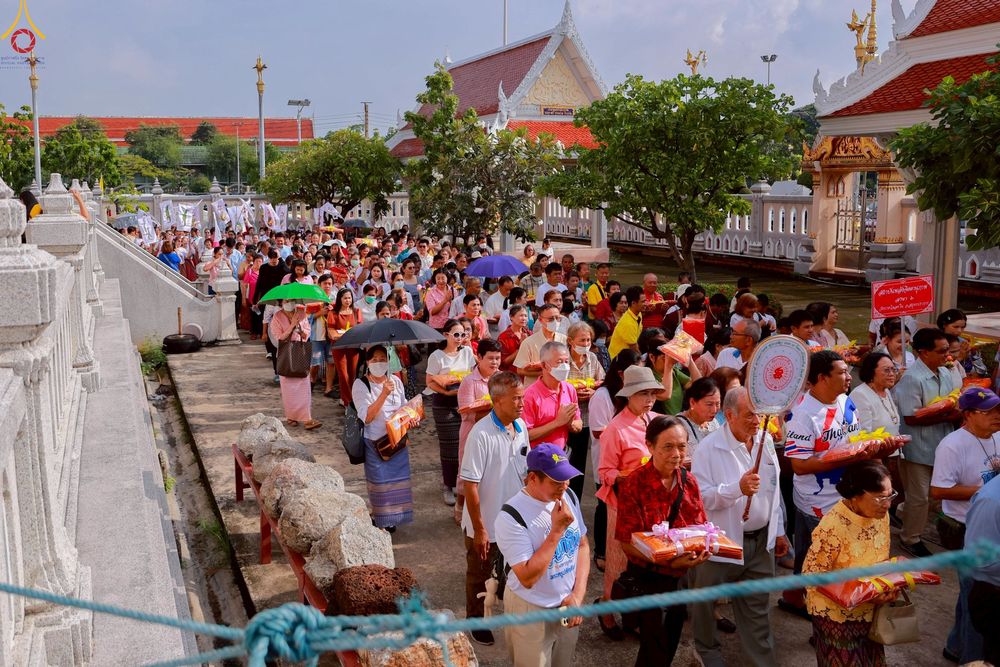 ภาพ No.256115:วันที่ 12 ตุลาคม พ.ศ. 2568 พิธีทอดกฐินสามัคคีทั่วไทย 30,000 วัด โดยคณะศิษยานุศิษย์ บูชาธรรม 81 ปี หลวงพ่อธัมมชโย ณ วัดบางโฉลงใน อ.บางพลี จ.สมุทรปราการ