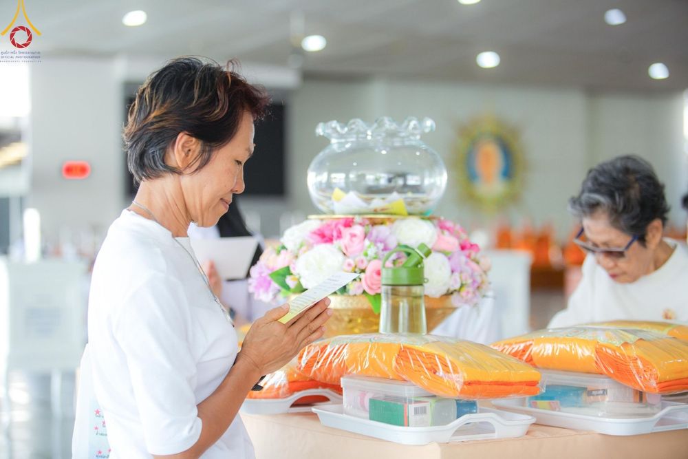 ภาพ No.140027:พิธีบุพเปตพลี ครั้งที่ 151 ร่วมอุทิศบุญกุศลแด่หมู่ญาติที่ล่วงลับไปแล้ว และสืบทอดอายุพระพุทธศาสนา วันพฤหัสบดีที่ 6 มิถุนายน พ.ศ. 2567 (วันพระ แรม 15 ค่ำ เดือน 6) ณ หอฉันคุณยายอาจารย์ วัดพระธรรมกาย