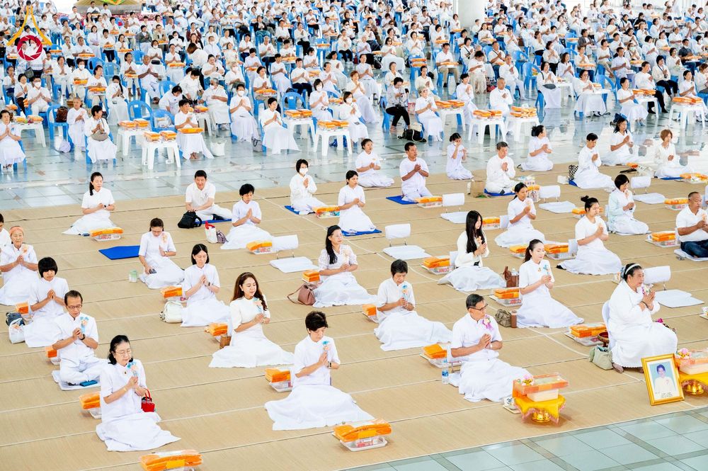 ภาพ No.271068:วันพุธที่ 20 พฤศจิกายน พ.ศ.2568 (วันพระ แรม 15 ค่ำ เดือน 12) พิธีบุพเปตพลี ครั้งที่ 173 ร่วมอุทิศบุญแด่หมู่ญาติที่ล่วงลับไปแล้ว และสืบทอดอายุพระพุทธศาสนา ณ หอฉันคุณยายอาจารย์ฯ วัดพระธรรมกาย