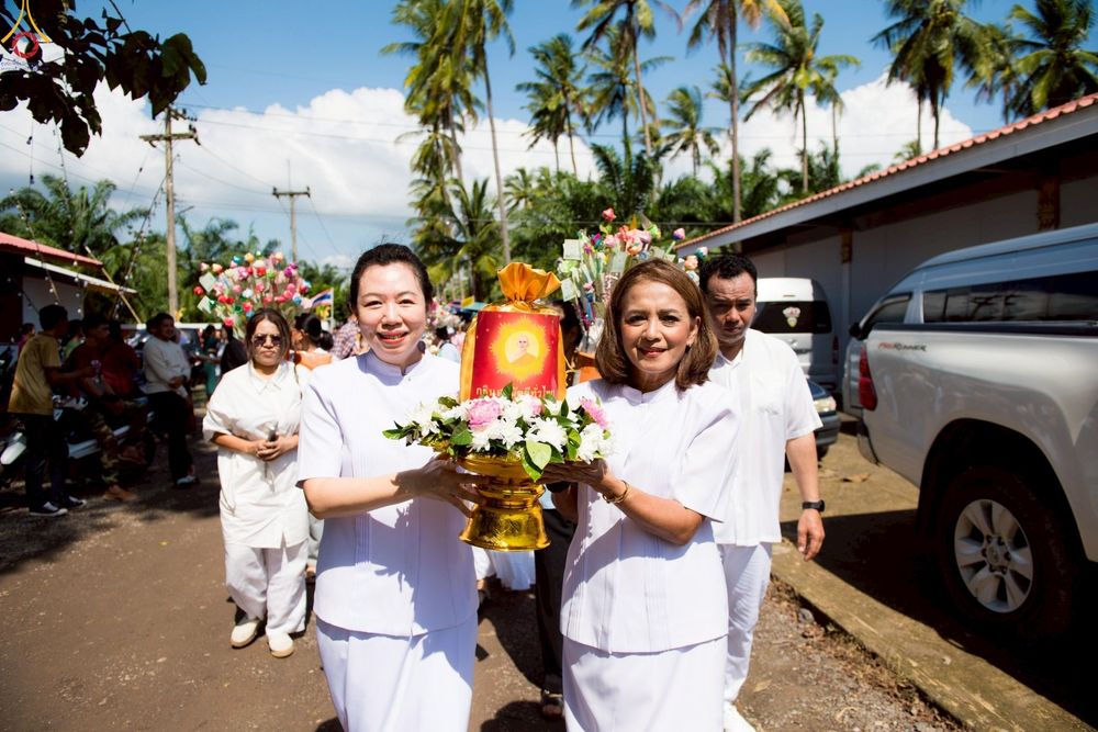 ภาพ No.262795:วันที่ 19 ตุลาคม พ.ศ. 2568 พิธีทอดกฐินสามัคคีทั่วไทย 30,000 วัด โดยคณะศิษยานุศิษย์ บูชาธรรม 81 ปี หลวงพ่อธัมมชโย ณ วัดนาหนอง ต.นาหูกวาง อ.ทับสะแก จ.ประจวบคีรีขันธ์