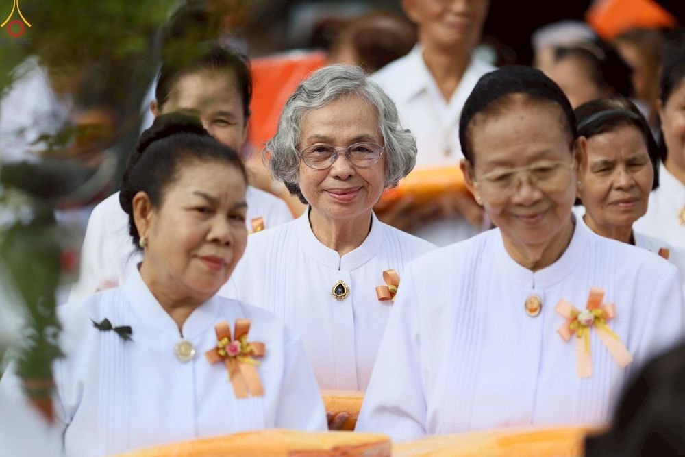 ภาพ No.272233:วันเสาร์ที่ 1 พฤศจิกายน พ.ศ. 2568 พิธีทอดกฐินสามัคคี สร้างกุฏิหมู่สามเณร ณ ศูนย์ปฏิบัติธรรมเบญจธรรม ปทุมธานี  ต.บ้านปทุม อ.สามโคก จ.ปทุมธานี