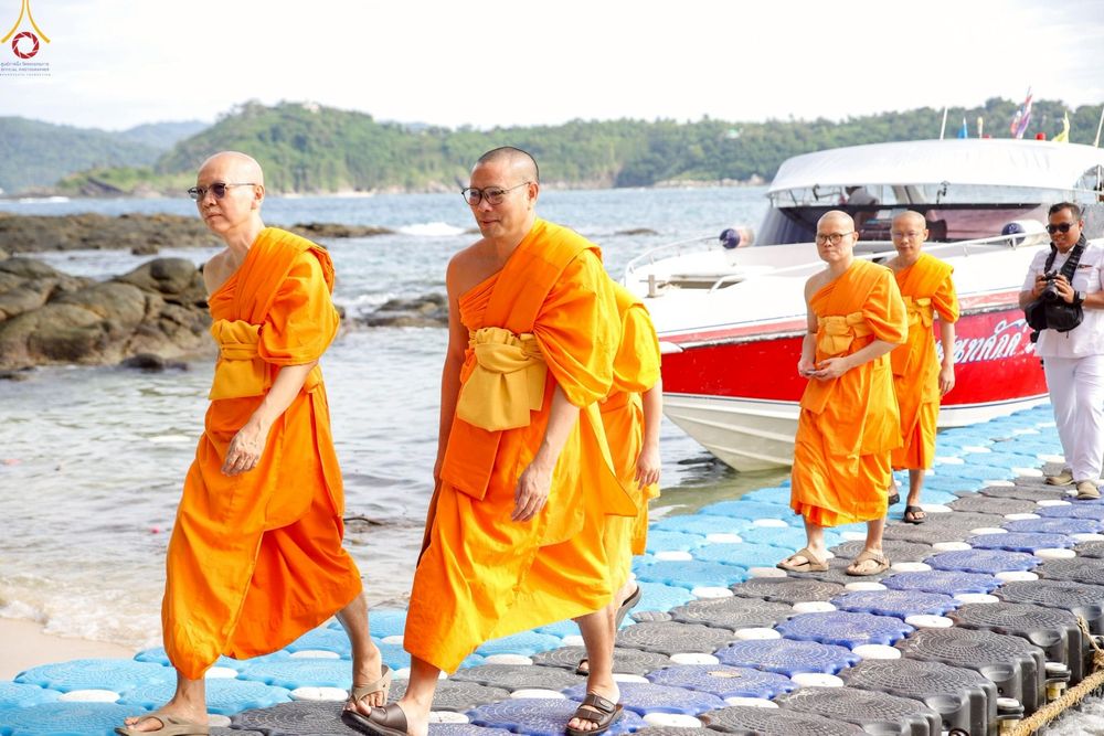 ภาพ No.268069:วันที่ 26 ตุลาคม พ.ศ. 2568 พิธีทอดกฐินสามัคคีทั่วไทย ณ วัดพระบาทเกาะแก้ว ต.ตลาดเหนือ อ.เมือง จ.ภูเก็ต โดยคณะศิษยานุศิษย์ บูชาธรรม 81 ปี หลวงพ่อธัมมชโย