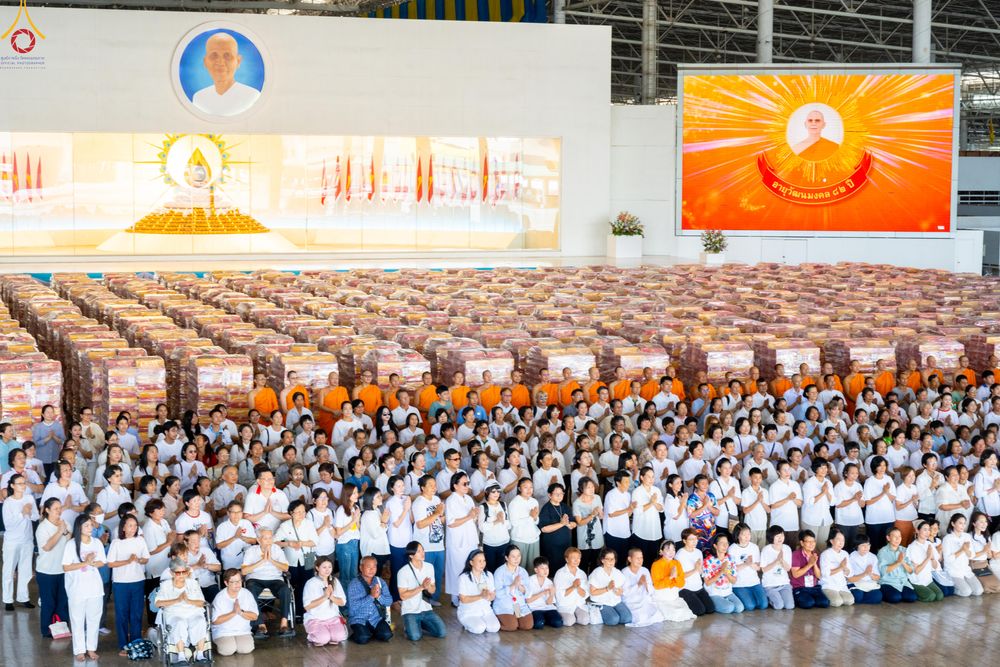 ภาพ No.322086:วันที่ 14 เมษายน พ.ศ.2569 การเตรียมกล่องไทยธรรม วันสุดท้าย เพื่องานถวายมหาสังฆทาน 40,000 กว่าวัดทั่วประเทศ วันคุ้มครองโลก 22 เมษายน พ.ศ.2569 วัดพระธรรมกาย