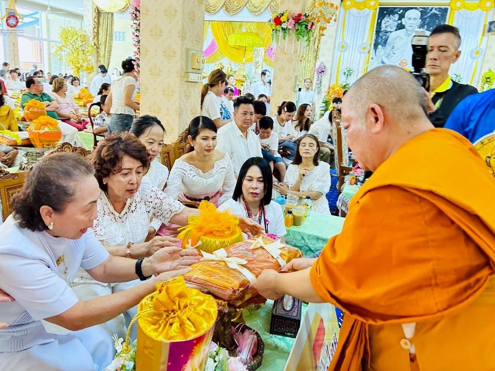 ภาพ No.260788:วันที่ 19 ตุลาคม พ.ศ. 2568 พิธีทอดกฐินสามัคคีทั่วไทย 30,000 วัด โดยคณะศิษยานุศิษย์ บูชาธรรม 81 ปี หลวงพ่อธัมมชโย ณ วัดใหม่บางปลากด ต.ในคลองบางปลากด อ.พระสมุทรเจดีย์ จ.สมุทรปราการ