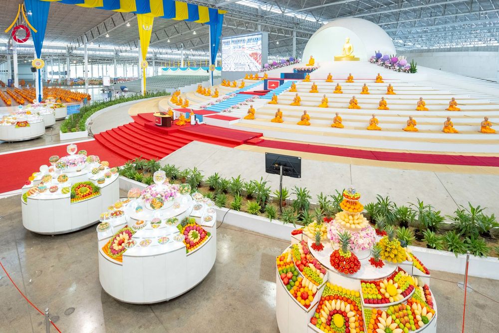 ภาพ No.258085:วันอาทิตย์ที่ 5 ตุลาคม พ.ศ. 2568 พิธีบูชาข้าวพระ ณ สภาธรรมกายสากล วัดพระธรรมกาย