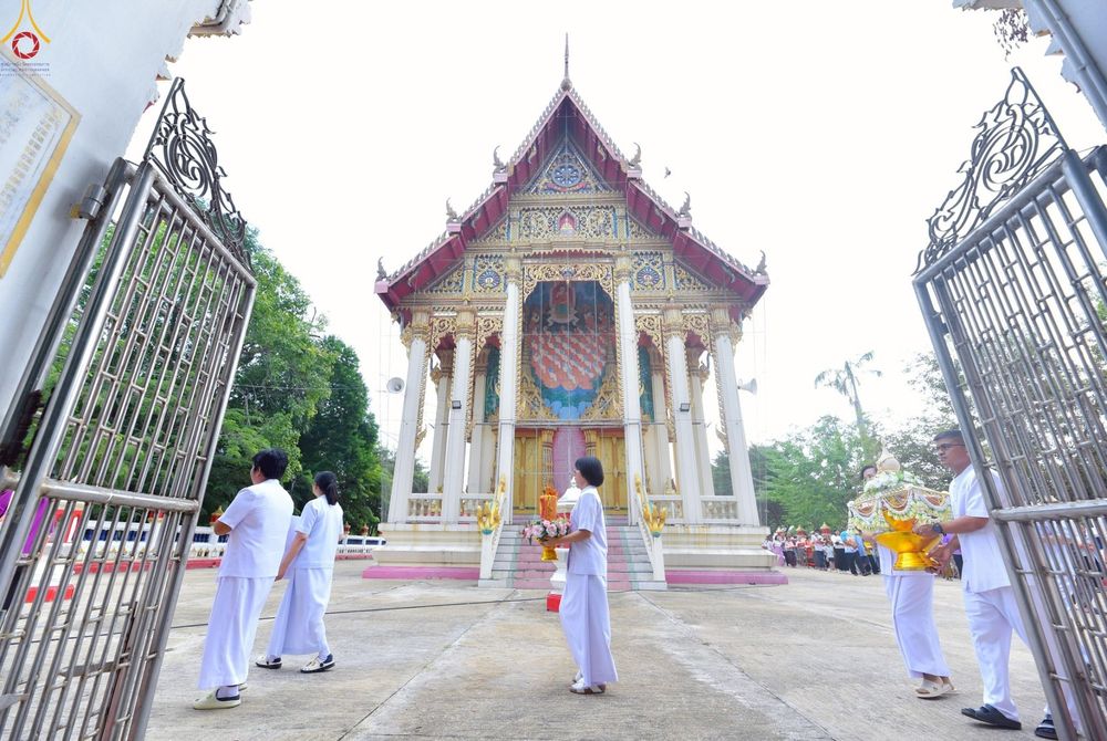 ภาพ No.251969:วันที่ 11 ตุลาคม พ.ศ. 2568 พิธีทอดกฐินสามัคคีทั่วไทย 30,000 วัด โดยคณะศิษยานุศิษย์ บูชาธรรม 81 ปี หลวงพ่อธัมมชโย ณ วัดหนองเสือ ต.หนองดินแดง อ.เมือง จ.นครปฐม