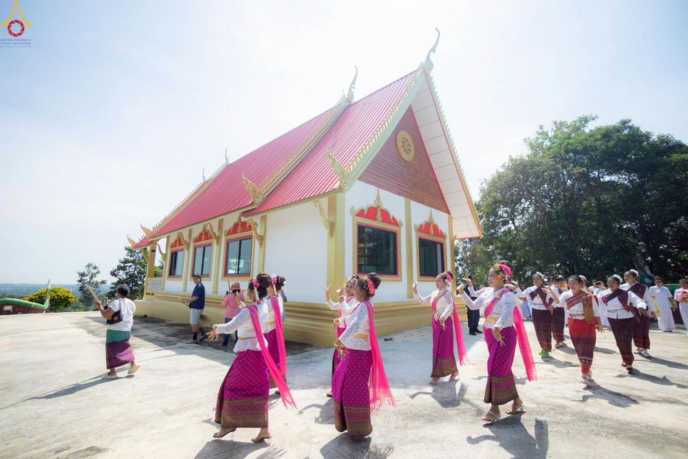 ภาพ No.262090:วันที่ 21 ตุลาคม พ.ศ. 2568 พิธีทอดกฐินสามัคคีทั่วไทย 30,000 วัด โดยคณะศิษยานุศิษย์ บูชาธรรม 81 ปี หลวงพ่อธัมมชโย ณ วัดเขากำแพง อ.เทพสถิต จ.ชัยภูมิ