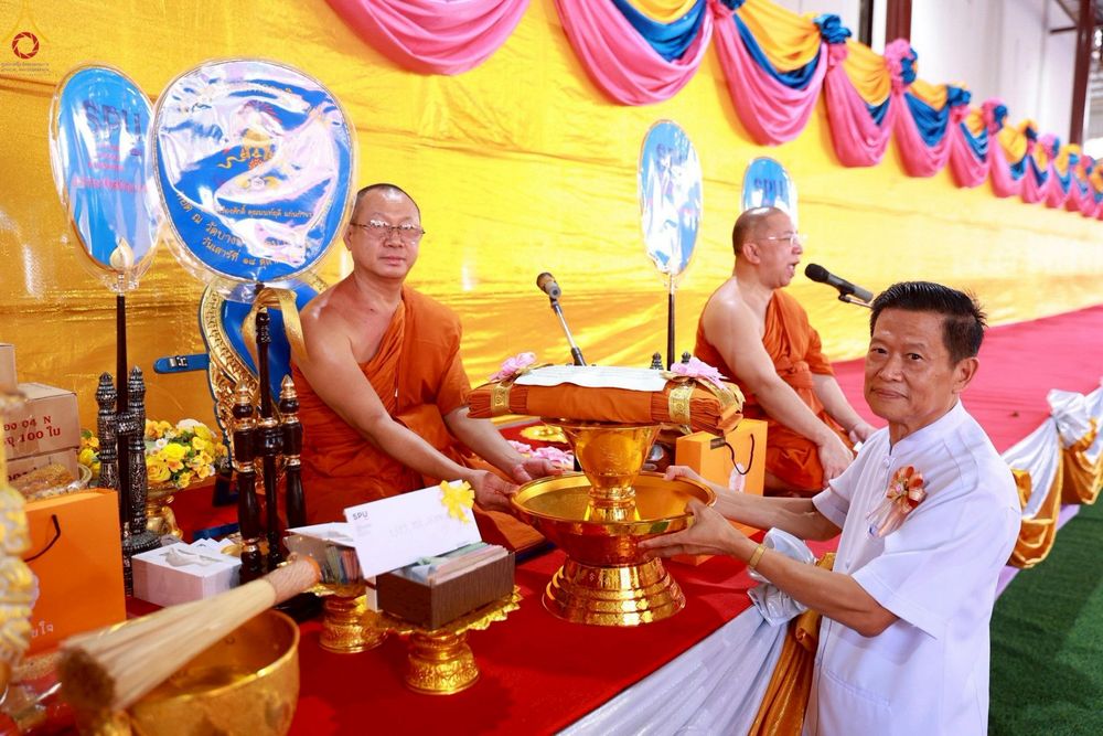 ภาพ No.277204:วันที่ 18 ตุลาคม พ.ศ. 2568 พิธีทอดกฐินสามัคคีทั่วไทย ณ วัดบางบัว เขตบางเขน กรุงเทพฯ โดยคณะศิษยานุศิษย์ บูชาธรรม 81 ปี หลวงพ่อธัมมชโย