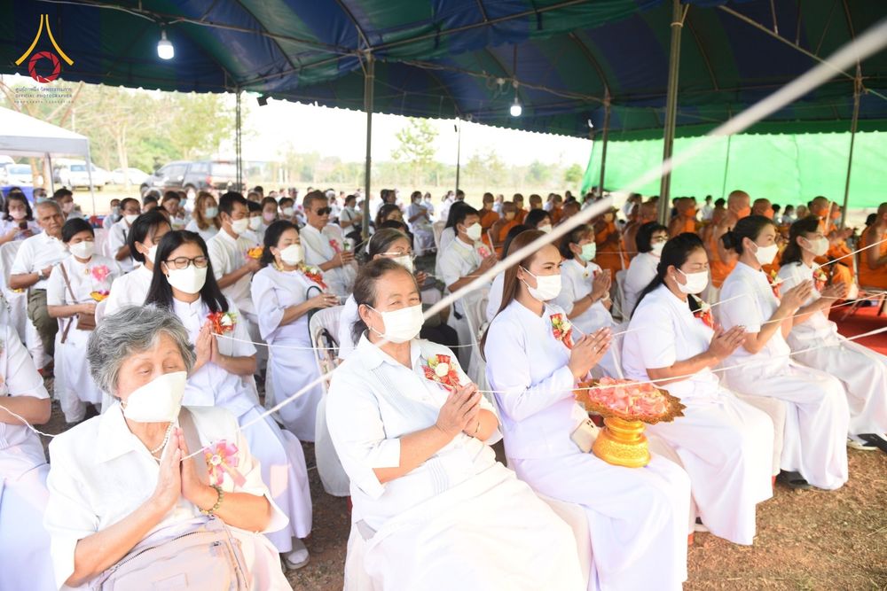 ภาพ No.76460:พิธีกลั่นแผ่นดิน โปรยดอกไม้ ขนทรายเข้าศูนย์ เพื่อสร้างอาคารปฏิบัติธรรม 80 ปี หลวงพ่อธัมมชโย  ณ ศูนย์ปฏิบัติธรรมวิหารแดง ตำบลเจริญธรรม อำเภอวิหารแดง จ.สระบุรี วันอาทิตย์ที่ 19 กุมภาพันธ์ พ.ศ. 2566