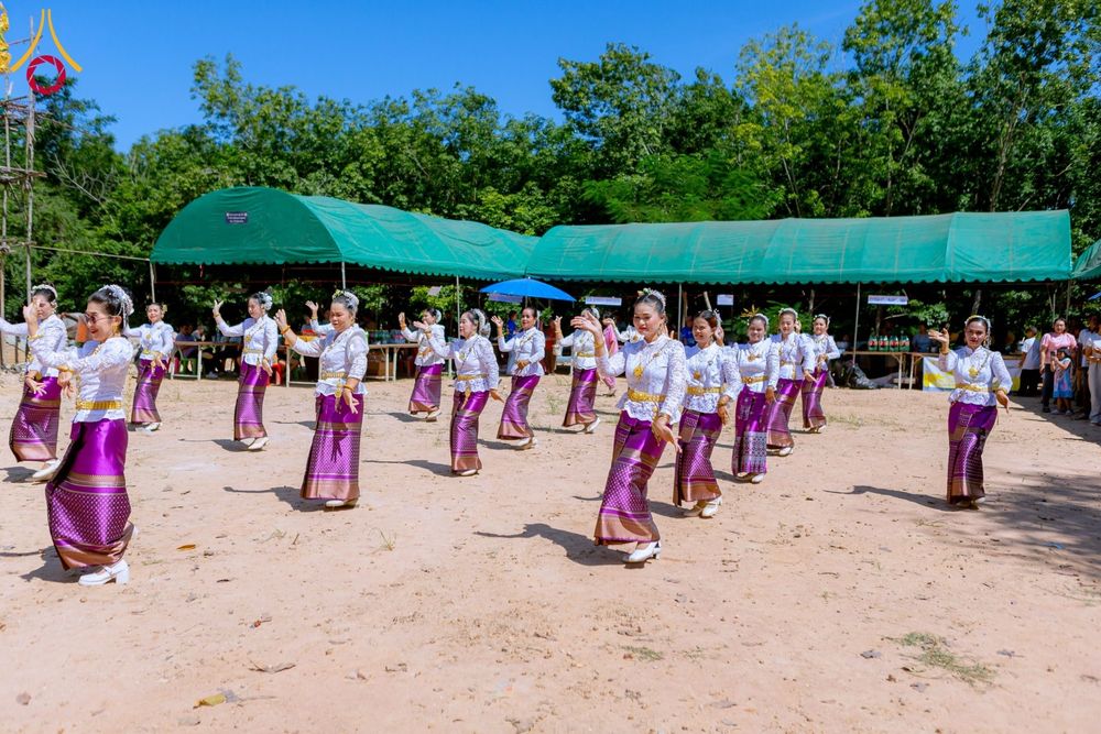ภาพ No.182945:พิธีทอดกฐิน ณ วัดน้อยนาดี อ.ท่าตะเกียบ จ.ฉะเชิงเทรา ในโครงการทอดกฐินสามัคคีทั่วไทย 30,000 วัด บูชาธรรม 80 ปี หลวงพ่อธัมมชโย โดยคณะศิษยานุศิษย์วัดพระธรรมกาย วันที่ 9 พฤศจิกายน พ.ศ. 2567