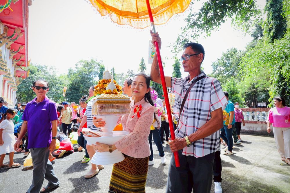 ภาพ No.265732:วันที่ 12 ตุลาคม พ.ศ. 2568 พิธีทอดกฐินสามัคคีทั่วไทย ณ วัดหลังถ้ำ ต.ท่าตูม อ.ศรีมหาโพธิ จ.ปราจีนบุรี โดยคณะศิษยานุศิษย์ บูชาธรรม 81 ปี หลวงพ่อธัมมชโย