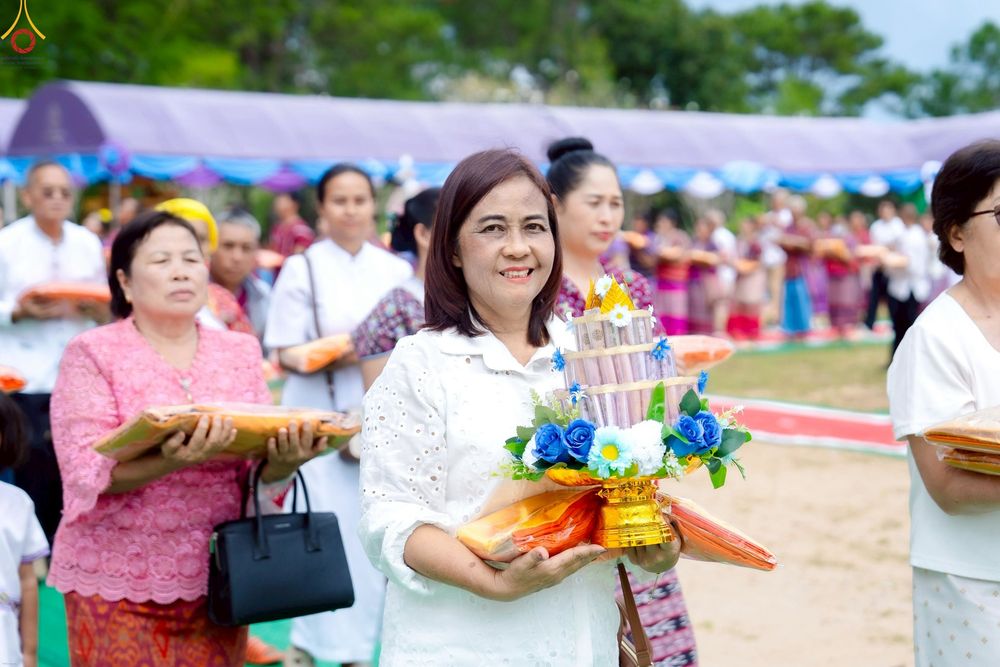 ภาพ No.258261:วันที่ 13 ตุลาคม พ.ศ. 2568 พิธีทอดกฐินสามัคคีทั่วไทย 30,000 วัด โดยคณะศิษยานุศิษย์ บูชาธรรม 81 ปี หลวงพ่อธัมมชโย ณ วัดทุ่งเจริญธรรม อ.อมก๋อย จ.เชียงใหม่