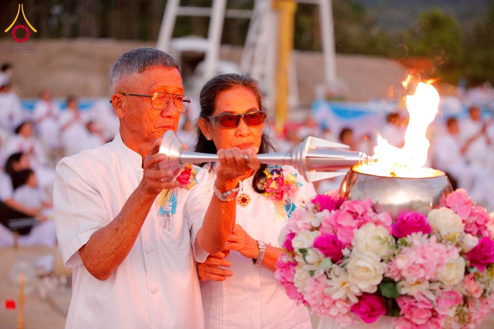 ภาพ No.275235:วันอาทิตย์ที่ 30 พฤศจิกายน พ.ศ. 2568 พิธีจุดประทีปถวายเป็นพุทธบูชา ณ ศูนย์ปฏิบัติธรรมระยอง (บ้านช่องลม)