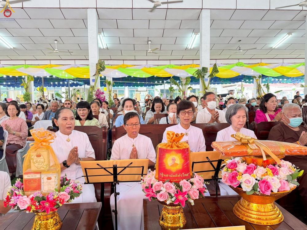 ภาพ No.250834:วันพุธที่ 8 ตุลาคม พ.ศ. 2568 พิธีทอดกฐินสามัคคีทั่วไทย 30,000 วัด โดยคณะศิษยานุศิษย์ บูชาธรรม 81 ปี หลวงพ่อธัมมชโย ณ วัดบางช้างใต้ อำเภอสามพราน  จังหวัดนครปฐม