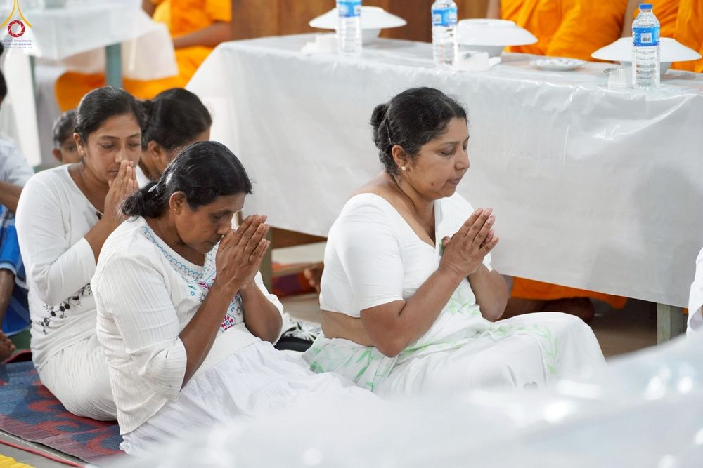 ภาพ No.264871:วันที่ 18 ตุลาคม พ.ศ. 2568 กฐินสมทบต่างประเทศ บูชาธรรม 81 ปี  หลวงพ่อธัมมชโย วัดพระธรรมกาย  ณ วัดกาลัลปิติยะ ปุราณะ วิหาร ประเทศศรีลังกา 