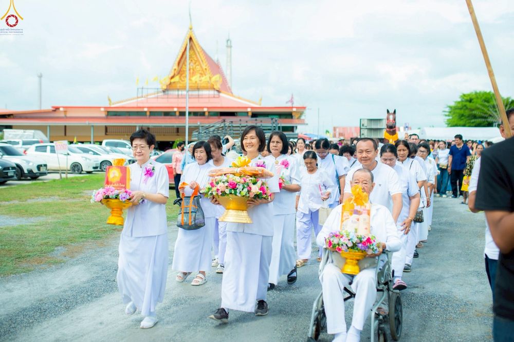 ภาพ No.251883:วันที่ 9 ตุลาคม พ.ศ. 2568 พิธีทอดกฐินสามัคคีทั่วไทย 30,000 วัด โดยคณะศิษยานุศิษย์ บูชาธรรม 81 ปี หลวงพ่อธัมมชโย ณ วัดหนองกระถิน อ.หนองหญ้าไซ จ.สุพรรณบุรี