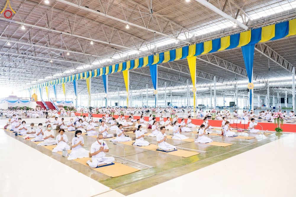 ภาพ No.90455:พิธีปฏิบัติธรรม และพิธีจุดเทียนใจ ไฟนิรันดร์ อนันตชัย วันอาทิตย์ที่ 15 ตุลาคม พ.ศ. 2566 ณ สภาธรรมกายสากล วัดพระธรรมกาย