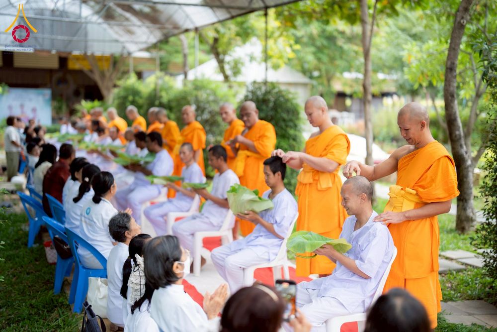 ภาพ No.278201:วันศุกร์ที่ 5 ธันวาคม พ.ศ. 2568 (วันพ่อแห่งชาติ) พิธีบรรพชาอุปสมบทหมู่ธรรมทายาท จำนวน 16 รูป โครงการบรรพชาอุปสมบทหมู่ รุ่นบูชาธรรมมหาปูชนียาจารย์ ประจำปี 2568  ณ ศูนย์ปฏิบัติธรรมและอบรมเยาวชนพระนครศรีอยุธยา จ.พระนครศรีอยุธยา