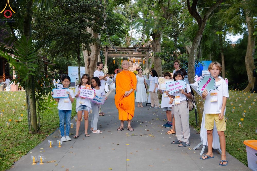 ภาพ No.156339:วัดพุทธบาหลีและวัดพระธรรมกาย จัดปฏิบัติธรรมนานาชาติ 1,151 คนจาก 78 ประเทศ ใน "วันสันติภาพสากล" ณ บาหลี อินโดนีเซีย วันเสาร์ที่ 21 กันยายน พ.ศ. 2567 เวลา 16.00-21.00 น. ณ พิพิธภัณฑ์ ARMA เมืองอูบุด จังหวัดบาหลี ประเทศอินโดนีเซีย