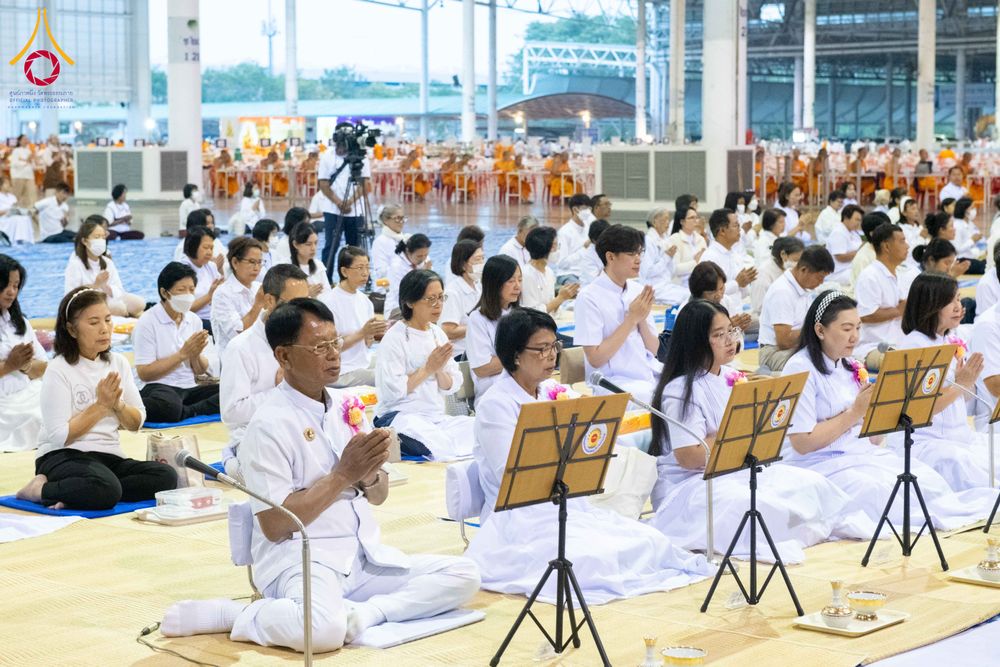 ภาพ No.303112:วันที่ 26 มกราคม พ.ศ. 2569 พิธีถวายภัตตาหารเป็นสังฆทาน แด่พระธรรมยาตรา ณ วัดพระธรรมกาย  จังหวัดปทุมธานี ในโครงการธรรมยาตรา กตัญญูบูชา มหาปูชนียาจารย์ พระมงคลเทพมุนี(สด จนฺทสโร) พระผู้ปราบมาร อนุสรณ์สถาน 7 แห่ง ปีที่ 14