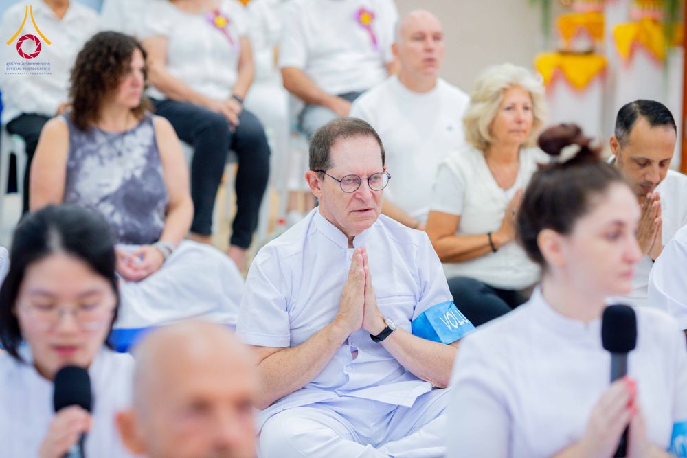 ภาพ No.313227:วันอาทิตย์ที่ 8 มีนาคม พ.ศ. 2569 พิธีสมโภชรูปเหมือนพระมงคลเทพมุนี (สด จนฺทสโร) และพิธีทอดผ้าป่าสามัคคีเพื่อสร้างวิหารพระมงคลเทพมุนี ณ วัดพุทธเคปทาวน์ ประเทศแอฟริกาใต้