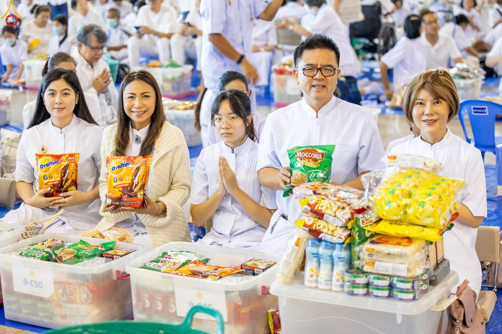 ภาพ No.311317:วันอาทิตย์ต้นเดือนที่ 1 มีนาคม พ.ศ.2569 พิธีตักบาตร และ พิธีบูชาข้าวพระ ณ สภาธรรมกายสากล วัดพระธรรมกาย