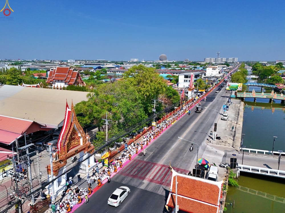 ภาพ No.304228:วันที่ 25 มกราคม พ.ศ. 2569 พิธีต้อนรับพระธรรมยาตรา  รร.สามัคคีราษฏร์บำรุง-วัดพระธรรมกาย ในโครงการธรรมยาตรา กตัญญูบูชา มหาปูชนียาจารย์ พระมงคลเทพมุนี(สด จนฺทสโร) พระผู้ปราบมาร อนุสรณ์สถาน 7 แห่ง ปีที่ 14