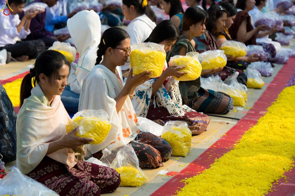 ภาพ No.299336:วันที่ 18 มกราคม พ.ศ. 2569 พิธีต้อนรับพระธรรมยาตรา ณ อนุสรณ์สถานลำดับที่ 5 สถานที่เผยแผ่วิชชาธรรมกายครั้งแรก อนุสรณ์สถานบางปลา วัดบางปลา อำเภอบางเลน จังหวัดนครปฐม ในโครงการธรรมยาตรา กตัญญูบูชา มหาปูชนียาจารย์ พระมงคลเทพมุนี(สด จนฺทสโร) พระผู้ปราบมาร อนุส