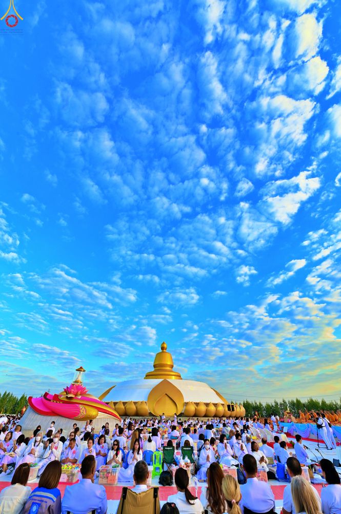 ภาพ No.302503:วันที่ 24 มกราคม พ.ศ. 2569 พิธีตักบาตรพระธรรมยาตรา ณ อนุสรณ์สถานลำดับที่ 5 สถานที่เผยแผ่วิชชาธรรมกายครั้งแรก อนุสรณ์สถานบางปลา วัดบางปลา อำเภอบางเลน จังหวัดนครปฐม ในโครงการธรรมยาตรา กตัญญูบูชา มหาปูชนียาจารย์ พระมงคลเทพมุนี(สด จนฺทสโร) พระผู้ปราบมาร อนุส