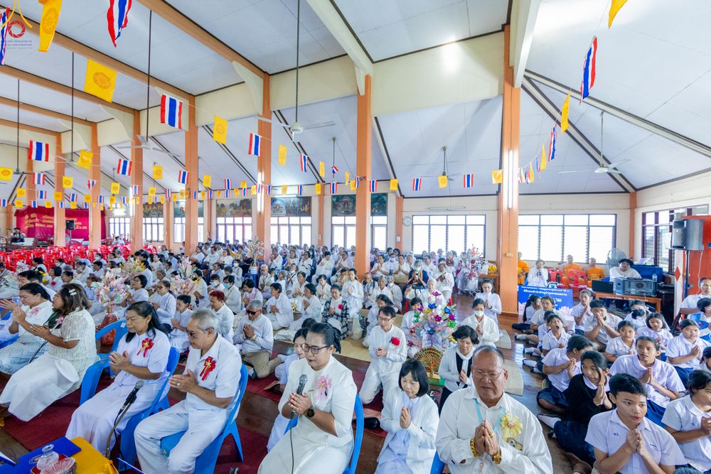 ภาพ No.293385:วันที่ 12 มกราคม พ.ศ. 2569 พิธีทอดผ้าป่าทำนุบำรุงศาสนสถาน ณ วัดผาสุการาม อ.บางเลน จ.นครปฐม ในโครงการธรรมยาตรา กตัญญูบูชา มหาปูชนียาจารย์ พระมงคลเทพมุนี(สด จนฺทสโร) พระผู้ปราบมาร อนุสรณ์สถาน 7 แห่ง ปีที่ 14