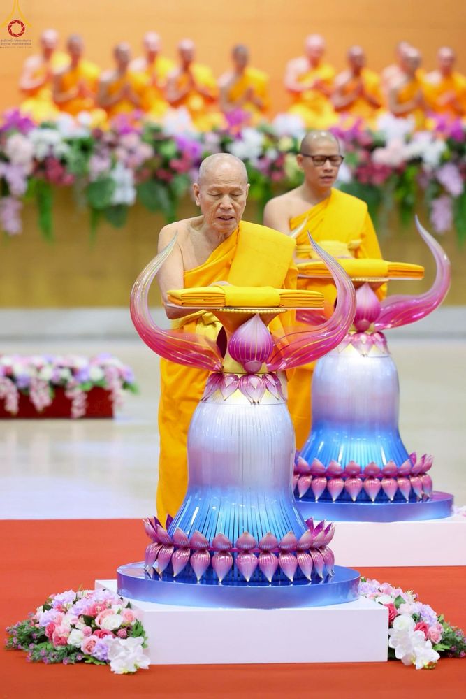 ภาพ No.251749:วันที่ 10 ตุลาคม พ.ศ. 2568 พิธีทอดผ้าป่าสมทบกฐินวัดพระธรรมกาย และสมทบกฐิน 30,000 กว่าวัดทั่วประเทศ ครั้งที่ 3 ณ สภาธรรมกายสากล วัดพระธรรมกาย