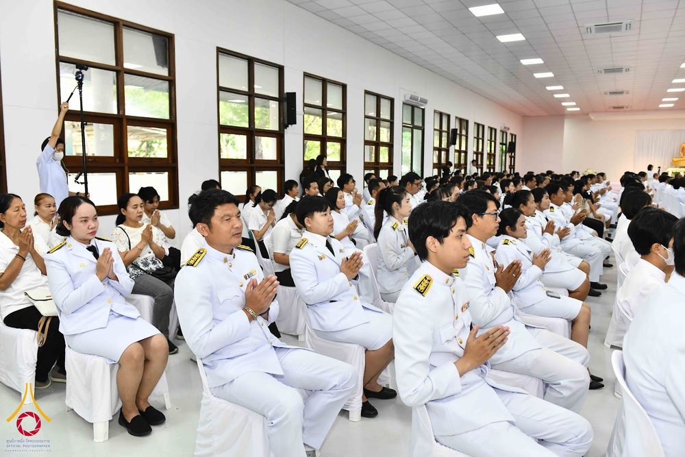 ภาพ No.344268:วันที่ 12 สิงหาคม พ.ศ. 2569  พสกนิกรชาวอำเภอคลองหลวง พร้อมใจร่วมพิธีสวดพระพุทธมนต์และทำบุญตักบาตรถวายพระราชกุศล เนื่องในวันคล้ายวันพระราชสมภพ สมเด็จพระบรมราชชนนีพันปีหลวง และวันแม่แห่งชาติ 12 สิงหาคม 2569