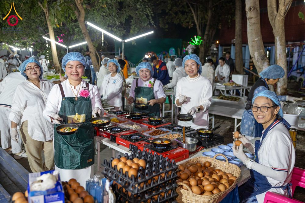 ภาพ No.293700:วันที่ 14 มกราคม พ.ศ. 2569  พิธีถวายภัตตาหารเป็นสังฆทาน แด่พระธรรมยาตรา  ณ วัดสองพี่น้อง ต.ต้นตาล อ.สองพี่น้อง จ.สุพรรณบุรี  ในโครงการธรรมยาตรา กตัญญูบูชา มหาปูชนียาจารย์  พระมงคลเทพมุนี(สด จนฺทสโร) พระผู้ปราบมาร  อนุสรณ์สถาน 7 แห่ง ปีที่ 14