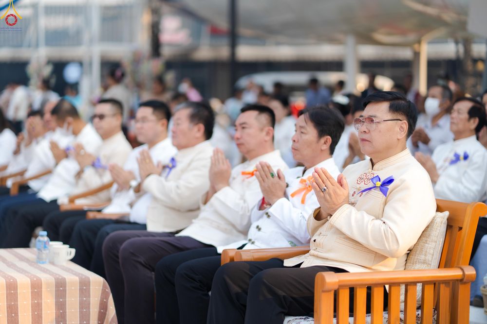 ภาพ No.321034:วันอาทิตย์ที่ 12 เมษายน พ.ศ 2569 พิธีตักบาตรปี๋ใหม่เมืองพระภิกษุสงฆ์ 339 รูป  อุทิศถวายพระราชกุศลสมเด็จพระนางสิริกิติ์  พระบรมราชินีนาถ พระบรมราชชนนีพันปีหลวง และฉลองเมืองแม่แตงครบรอบ 119 ปี ณ ลานโรงแรมแอร์ไดมอนด์ อำเภอแม่แตง จังหวัดเชียงใหม่