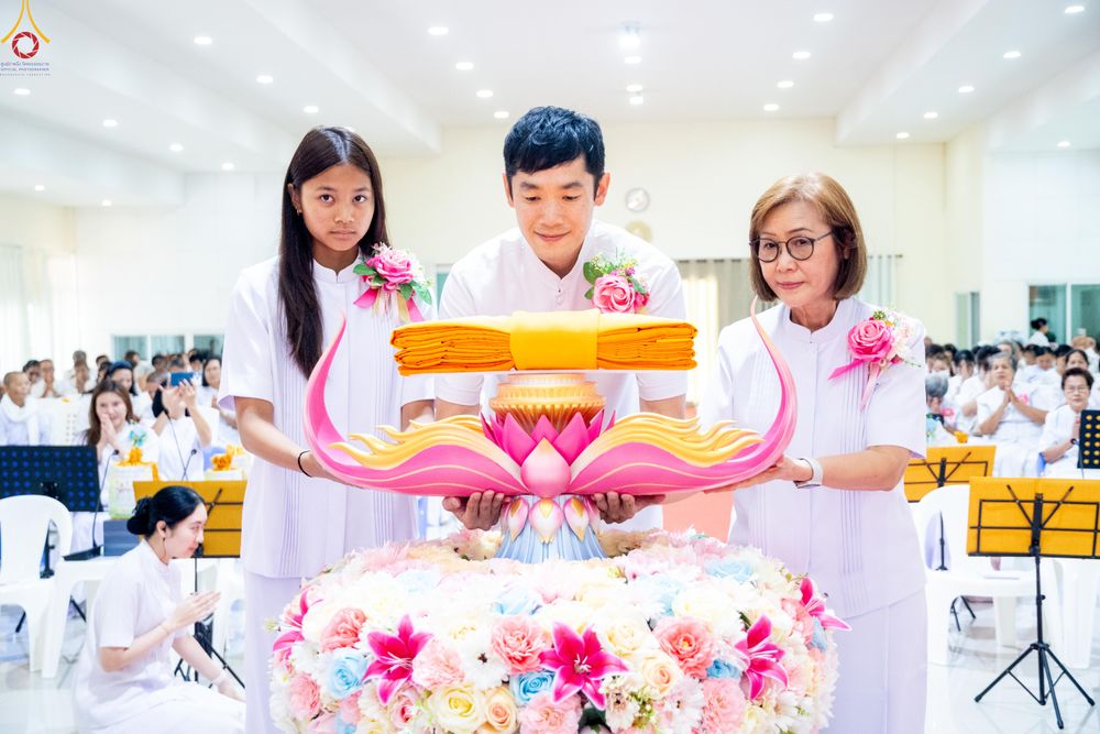 ภาพ No.336143:วันที่ 20 มิถุนายน พ.ศ.2569 พิธีทอดผ้าป่า ส่งเสริมงานพระพุทธศาสนา , พิธีเจริญพระพุทธมนต์เนื่องในวาระครบรอบ 14 ปี ธรรมอุทยานบ้านแป้ง อ.พรหมบุรี จ.สิงห์บุรี