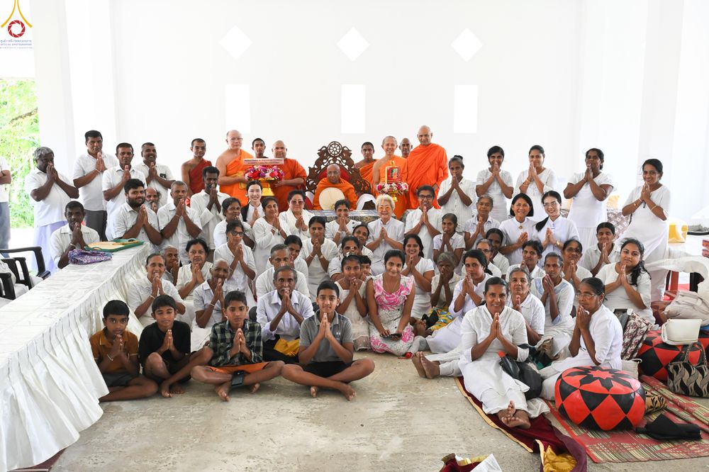 ภาพ No.284333:วันที่ 28 ตุลาคม พ.ศ.2568 กฐินสมทบต่างประเทศ โดยคณะศิษยานุศิษย์ บูชาธรรม 81 ปี หลวงพ่อธัมมชโย ณ วัดศรีสุคตาราม บาลังโกด้า ศรีลังกา