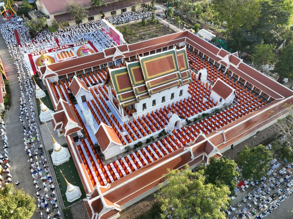 ภาพ No.73235:พิธีจุดประทีปถวายเป็นพุทธบูชา และบูชาธรรมมหาปูชนียาจารย์ ในโครงการธรรมยาตรากตัญญูบูชา มหาปูชนียาจารย์ พระมงคลเทพมุนี(สด จนฺทสโร) พระผู้ปราบมาร ปีที่ 11 ณ อนุสรณ์สถานลำดับที่ 4 สถานที่เกิดด้วยกายธรรม วัดโบสถ์ (บน) บางคูเวียง อ.บางกรวย จ.นนทบุรี วันที่ 21 
