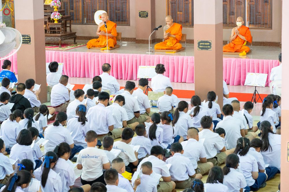 ภาพ No.288539:วันที่ 5 มกราคม พ.ศ. 2569 พิธีทอดผ้าป่าทำนุบำรุงศาสนสถาน ณ วัดอัมพวัน ต.สองพี่น้อง อ.สองพี่น้อง จ.สุพรรณบุรี ในโครงการธรรมยาตรา กตัญญูบูชา มหาปูชนียาจารย์ พระมงคลเทพมุนี(สด จนฺทสโร) พระผู้ปราบมาร อนุสรณ์สถาน 7 แห่ง ปีที่ 14