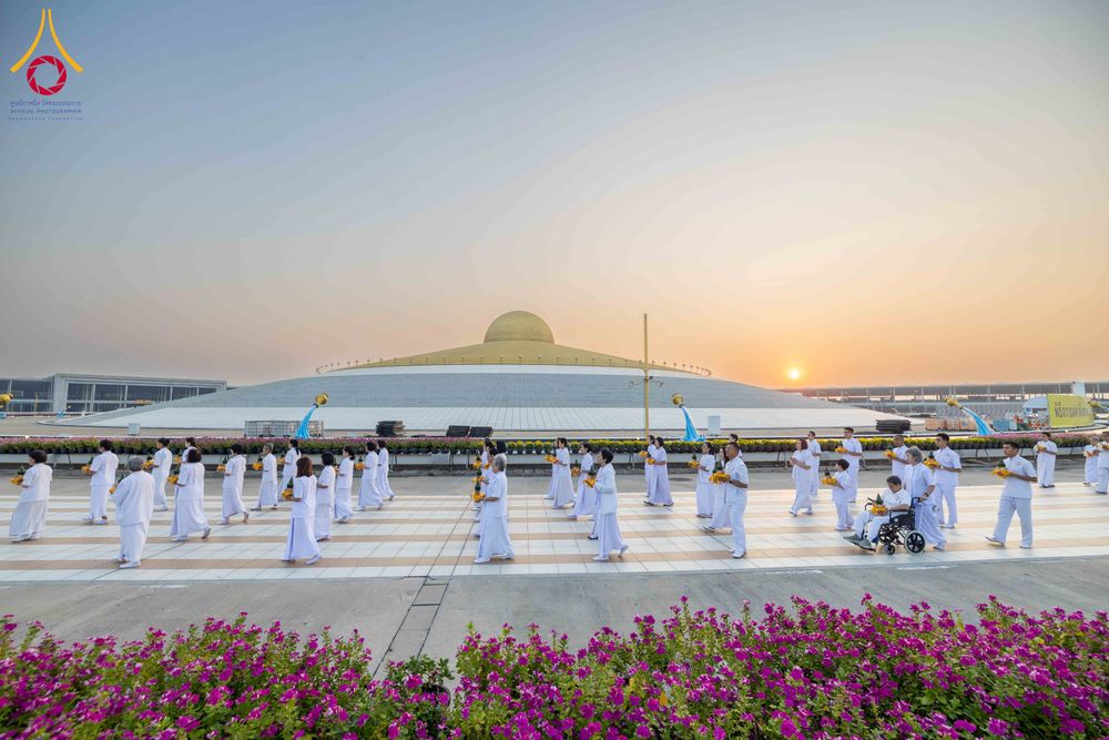 ภาพ No.320801:วันเสาร์ที่ 11 เมษายน พ.ศ.2569 พิธีเวียนประทักษิณ พิธีวันทาเจดีย์ โครงการอุปสมบทหมู่ บูชาธรรมหลวงพ่อธัมมชโย พ.ศ.2569 โครงการอุปสมบทหมู่ธรรมทายาท ระดับอุดมศึกษา รุ่น 53 (ภาคฤดูร้อน) ณ วัดพระธรรมกาย ปทุมธานี