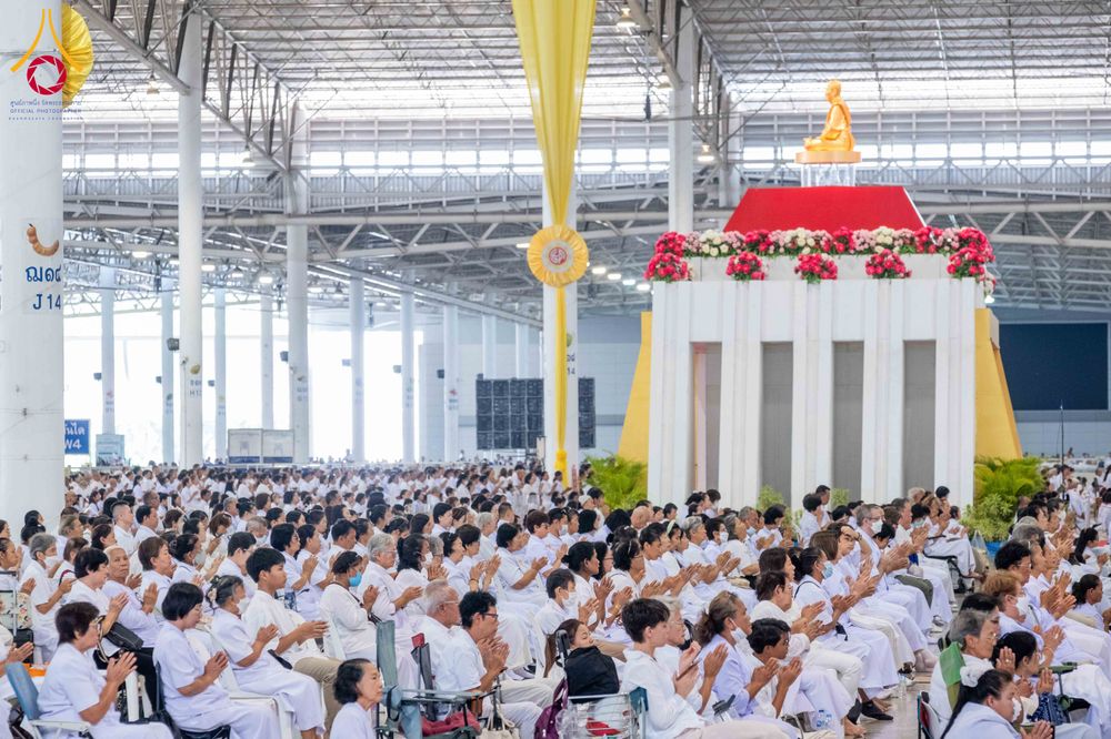 ภาพ No.318308:วันอาทิตย์ต้นเดือนที่ 5 เมษายน พ.ศ.2569 พิธีบูชาข้าวพระ ณ สภาธรรมกายสากล วัดพระธรรมกาย