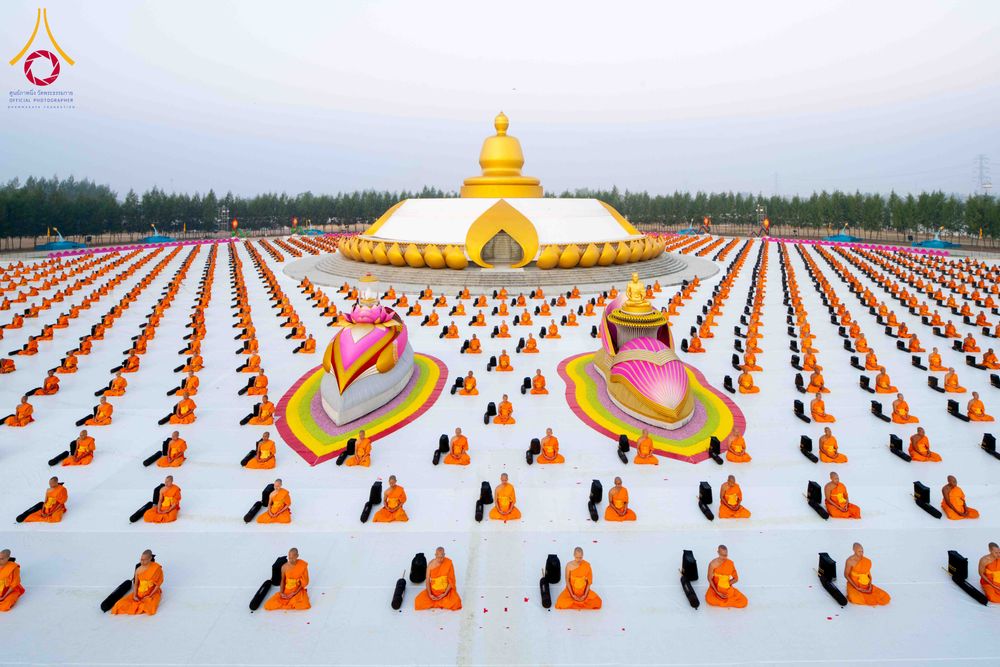 ภาพ No.299768:วันที่ 19 มกราคม พ.ศ.2569 พระธรรมยาตราปฏิบัติธรรมและถ่ายภาพหมู่ประวัติศาสตร์ ณ อนุสรณ์สถานลำดับที่ 5 สถานที่เผยแผ่วิชชาธรรมกายครั้งแรก  อนุสรณ์สถานบางปลาวัดบางปลา อ.บางเลน จ.นครปฐม ในโครงการธรรมยาตรา กตัญญูบูชา มหาปูชนียาจารย์ พระมงคลเทพมุนี(สด จนฺทสโร) 