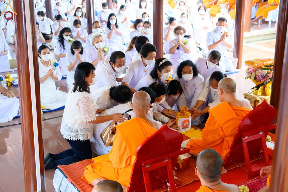 ภาพ No.71568:พระธรรมยาตรา ปฏิบัติศาสนกิจ ทำนุบำรุงศาสนสถาน, ปฏิบัติธรรม ร่วมกับชุมชน,นักเรียนเด็กดีวีสตาร์ และร่วมพิธีทอดผ้าป่าบำรุงศาสนสถาน ในโครงการธรรมยาตรากตัญญูบูชา มหาปูชนียาจารย์ พระมงคลเทพมุนี(สด จนฺทสโร) พระผู้ปราบมาร อนุสรณ์สถาน 7 แห่ง ปีที่ 11 ณ วัดสองพี่น