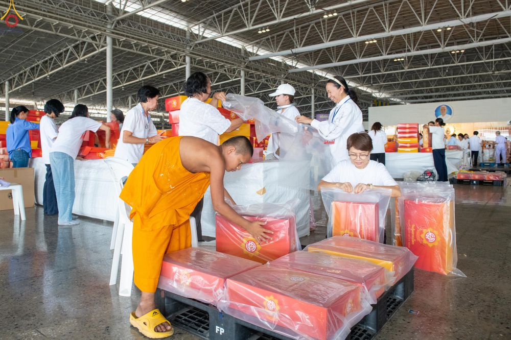 ภาพ No.322111:วันที่ 14 เมษายน พ.ศ.2569 การเตรียมกล่องไทยธรรม วันสุดท้าย เพื่องานถวายมหาสังฆทาน 40,000 กว่าวัดทั่วประเทศ วันคุ้มครองโลก 22 เมษายน พ.ศ.2569 วัดพระธรรมกาย