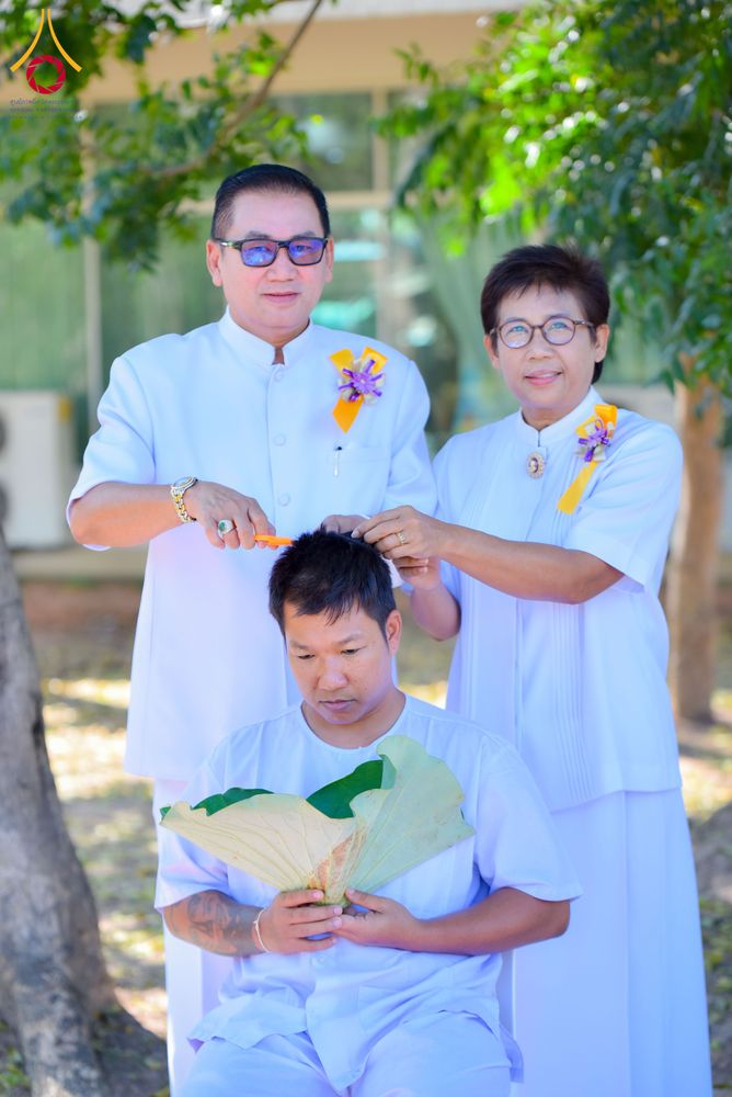 ภาพ No.285128:วันเสาร์ที่ 6 ธันวาคม พ.ศ.2568  พิธีอุปสมบทธรรมทายาท โครงการบรรพชาอุปสมบทหมู่  รุ่นบูชาธรรมมหาปูชนียาจารย์ ประจำปี 2568 ศูนย์ปฏิบัติธรรมและศูนย์อบรมเยาวชนเพชรบุรี อ.ท่ายาง จ.เพชรบุรี ณ วัดศีลคุณาราม อ.เขาย้อย เพชรบุรี